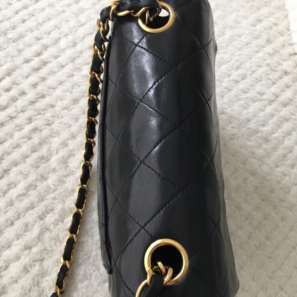 🌈SOLD🌈Authentic Chanel Vintage Black Square Mini Lambskin 24k Gold hardware - Picture 3 of 13